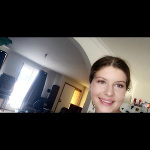 Meet your Posher, April